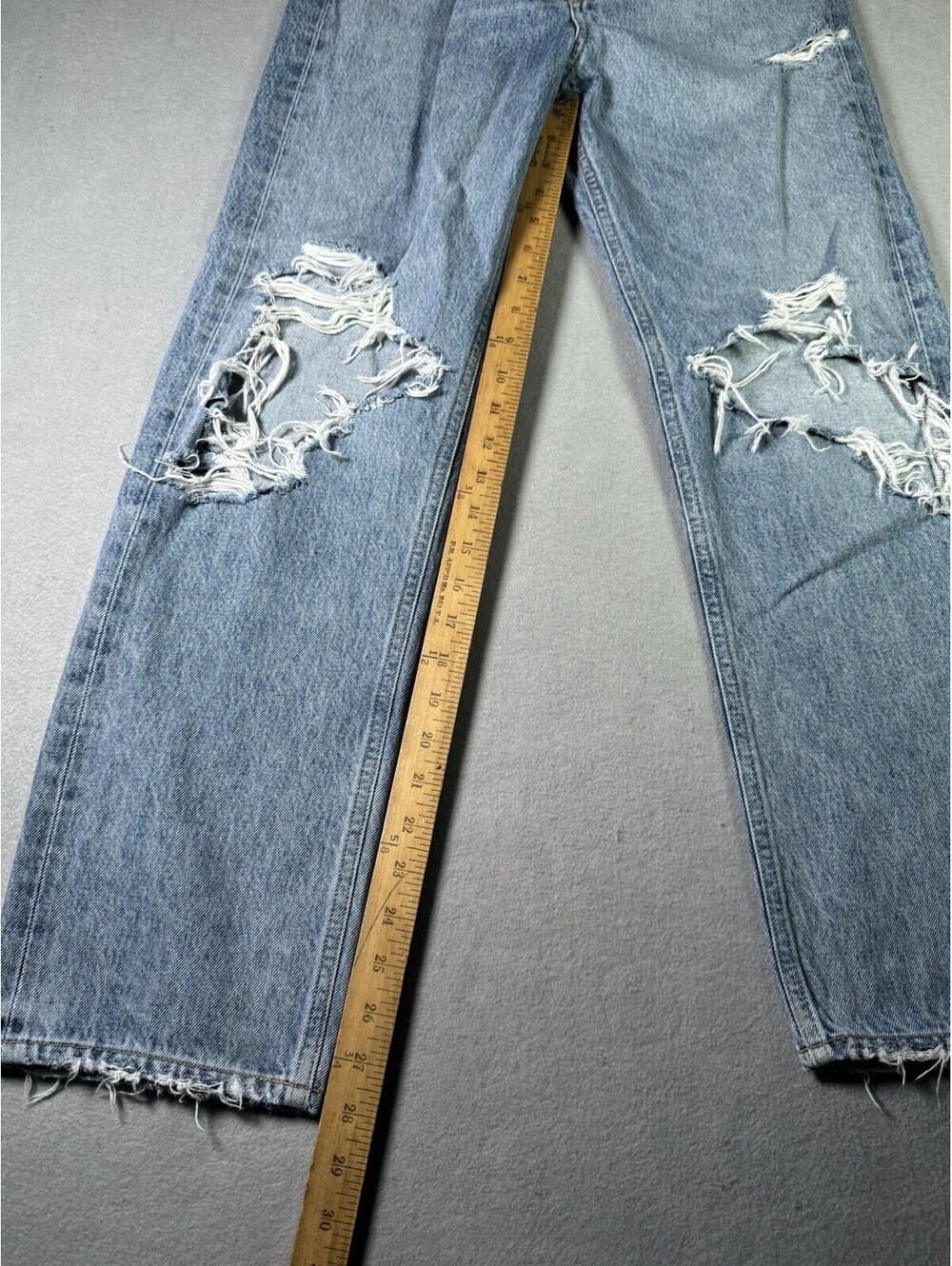 AGOLDE 90s Mid Rise Loose Fit Jeans Fall Out Distressed Denim Size 26 A069C-811 - Picture 3 of 9